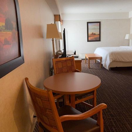 Westlock Inn & Conference Centre Екстер'єр фото